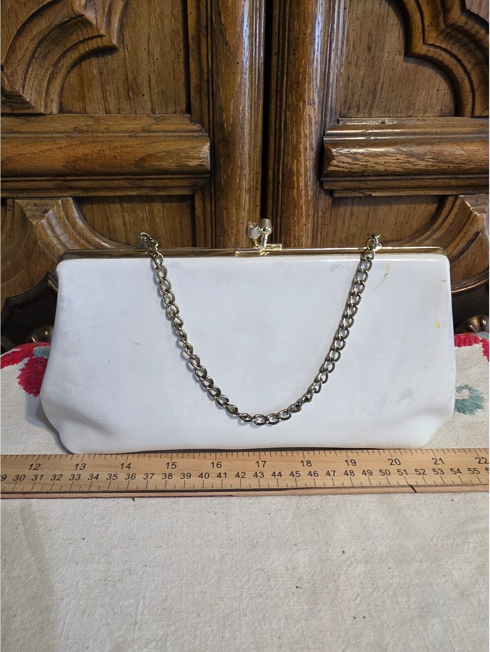 Vintage White Vinyl Clutch – Gold Chain Handle